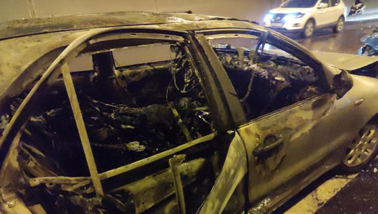 Tüneldeki kazada otomobil alev aldı; yolda araç kuyruğu oluştu