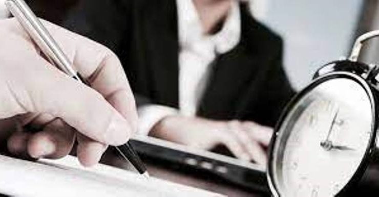 Kamu’da çalışma saatleri değiştirilerek haftalık çalışma süresi yaz mesaisinde 35, kış mesaisinde ise 40 saat olarak düzenlendi.