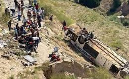 Kars’ta yolcu otobüsü viyadükten düştü! Çok sayıda ölü ve yaralı var