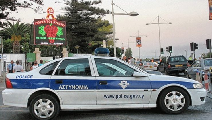 Limasol’da ”Neas Ekalis’ bölgesinde bir evin girişine bomba kondu