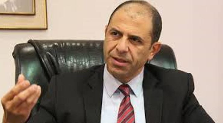 Özersay, orman arazileri konusunda Ataoğlu’na sert çıkarak  ”Orman arazileri konusunda Fikri bey kime göz kırpıyor”diye sordu