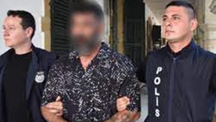 Yok artık dedirten olayda üvey kızları karşısında mastürbasoyun yapan ve göğüslerini okşayan zanlı mahkemeye çıkartıldı