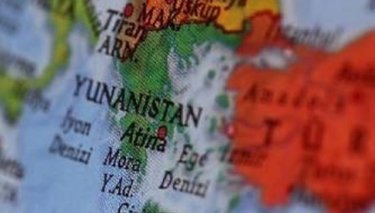 Yunanistan’ın Gizli askeri haritası fotoğrafa yansıdı Yunanistan’da ortalık karıştı
