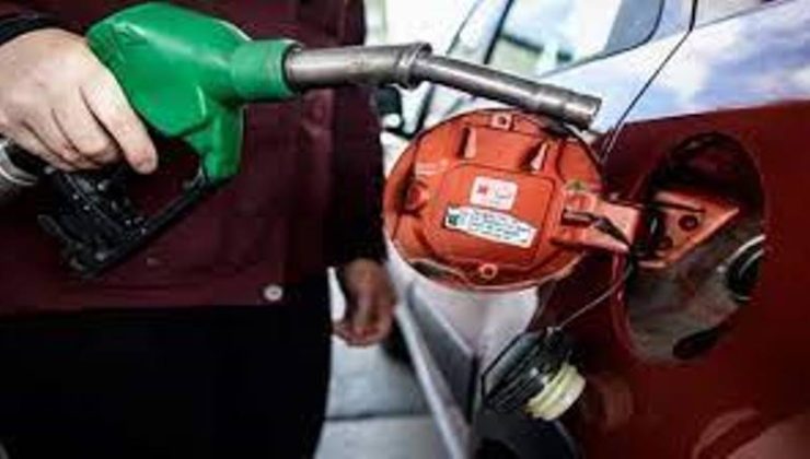Benzine okkalı bir zam daha geldi zamlı fiyatlar gece yarısından sonra yürürlüğe girecek