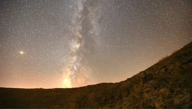 Bu hafta sonu dünyaya 80 meteor düşecek! Perseid Meteor Yağmuru’nu Türkiye’den de izleyebileceksiniz