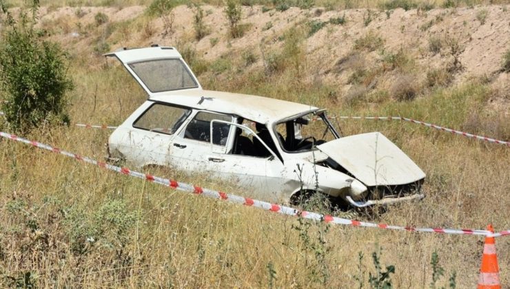 Devrilen otomobilden sağ çıktı, başka araç çaptı öldü