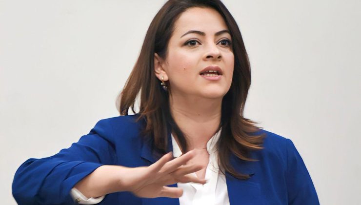 Mine Atlı “Türkçe ders kitaplarında dini sembollere yer verilmesi, türbanın öne çıkarılması ve gerici aile yapılarından övgüyle bahsedilmesi skandaldır