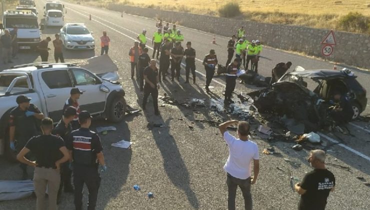 Feci kazada ortalık savaş alanına döndü: Çok sayıda ölü ve yaralı var