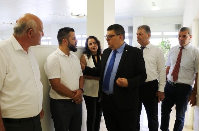 MALİYE BAKANI DR. ÖZDEMİR BEROVA, GELİR VE VERGİ DAİRESİ GİRNE ŞUBESİ’NDE İNCELEMELERDE BULUNDU