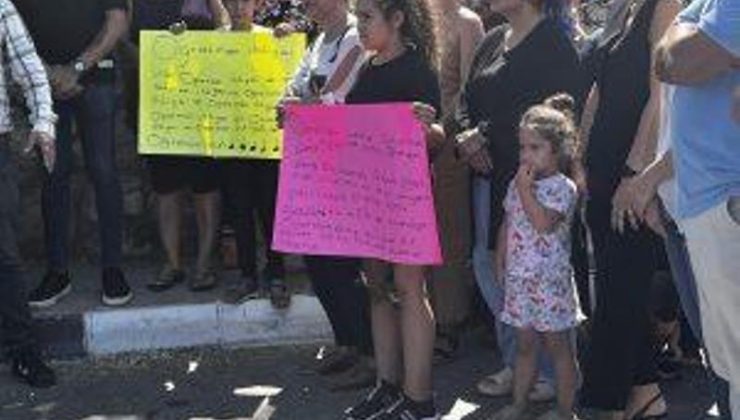 Alsancak İlkokulu Okul Aile Birliği Başkanı Derviş Şah, “Yapamıyorsanız söyleyin öğretmeni de biz bulalım!”