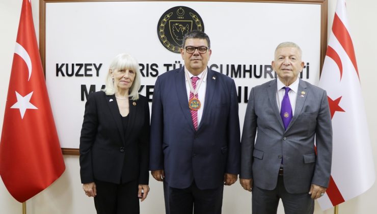 Berova KKTC’de düzenlenecek Avrupa ve Kıtalararası Taekwondo Şampiyonasına hazırlanan heyeti kabul etti