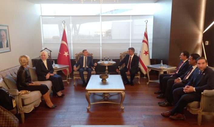Fuat Oktay başkanlığındaki TBMM Dışişleri Komisyonu heyeti, KKTC’ye geldi
