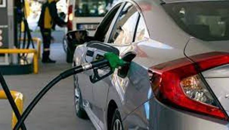 Türkiye’de gece yarısı benzine zam geldi