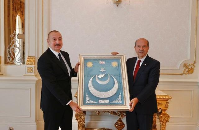 Cumhurbaşkanı Tatar, Azerbaycan Cumhurbaşkanı Aliyev ile bir araya geldi