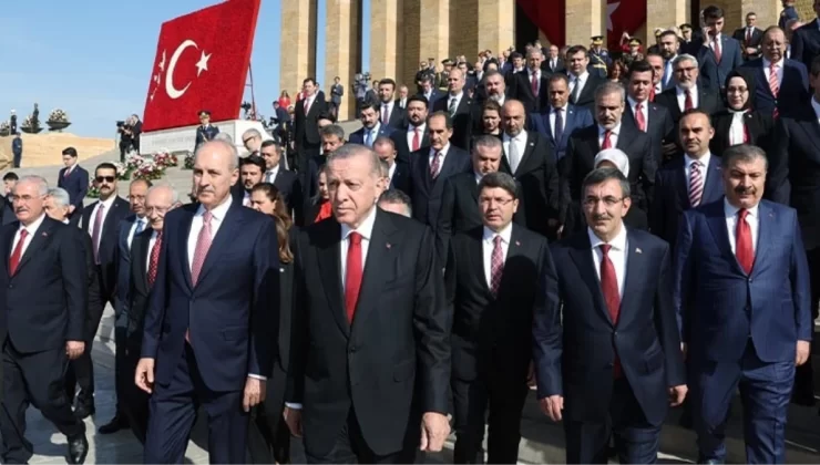 Devlet erkanı Ata’nın huzurunda! İşte Cumhurbaşkanı Erdoğan’ın Anıtkabir Özel Defteri’ne yazdığı not