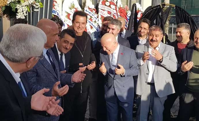 İmamın duası güldürdü: ‘Ahiretten de haberler vermesini nasip eyle’