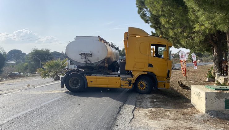 Çamlıbel’de Tanker yoldan çıktı bankette durabildi