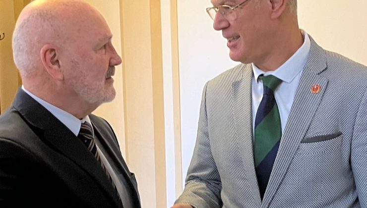 Oğuzhan Hasipoğlu, Belfast’ta temaslarını sürdürüyor.