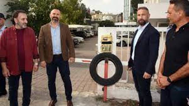 Kamuda örgütlü beş sendika, elektriğe zam kararını protesto etmek için Kıbrıs Türk Elektrik Kurumu (Kıb-Tek) önünde eylem yaptı.