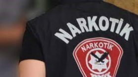 Narkotik 3 ayrı ilçede yaptığı uyuşturucu operasyonunda 4 kişiyi uyuşturucudan tutukladı