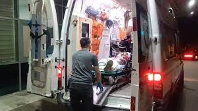 Çayırova’da çıkan kavgada bir kişinin burun kemiği kırılırken 2 kişi yaralandı, 3 kişi tutuklandı