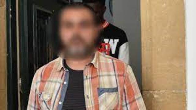 Ülkede yasal izinleri olmadan kaçak kaldıkları tespit edilen 2 kişi cezaevine gönderildi