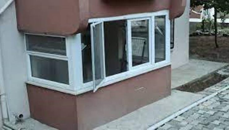 Zeytinlik’te balkondan eve giren hırsız, yatak odasındaki paraları çaldı