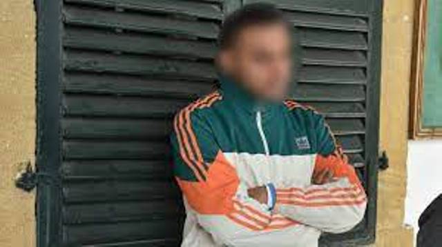 Taklit ürünlerin üzerine marka etiketlerini yapıştırarak orijinalmiş gibi satınca tutuklandı