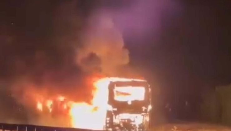 Çanakkale’de yolcu otobüsü seyir halinde iken yanarak kullanılmaz hale geldi! – En son haberler