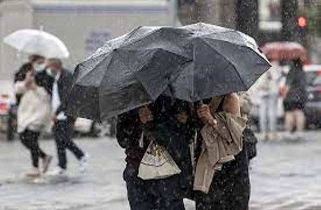 Meteoroloji Pazartesine kadar yer yer yağmur beklendiğini duyurdu