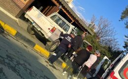 Lefkoşa’da Abdi İpekçi Caddesinde direksiyon hakimiyetini kaybeden sürücü Heybe Restoran’a girdi