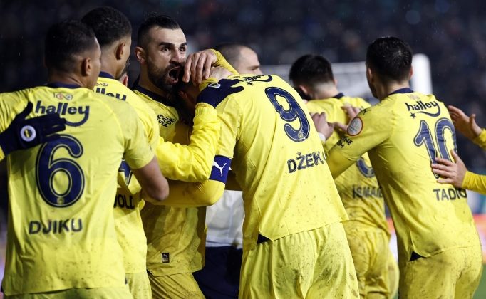 Fenerbahçe’den muhteşem geri dönüş! Çaykur Rizespor 1-3 Fenerbahçe