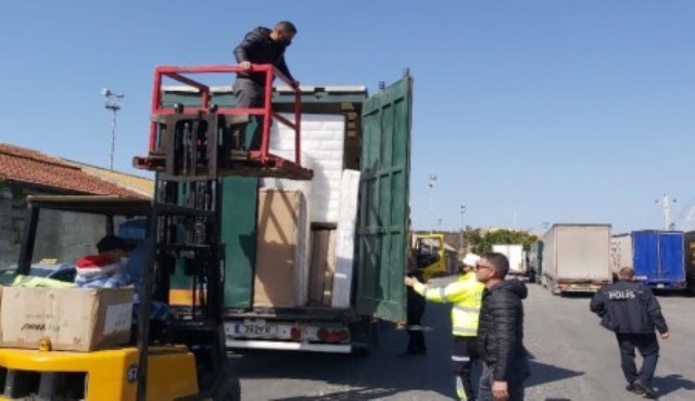 Mağusa Limanına 4 ayrı TIR içerisinde getirilen tarımsal araçların sürücüleri  gümrük işlemleri yapmadığı gerekçesi ile  tutuklandı