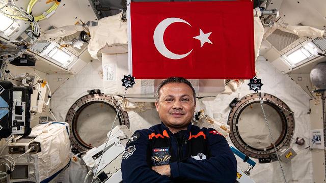 İlk Türk Astronot Alper Gezeravcı Dünya’ya döndü!