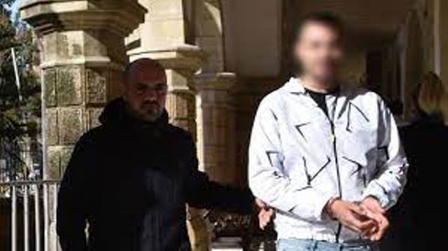 Polis Muhaceret Dairesine işlem yapmaya giden A.Ç’nin ülkede ikamet izinsiz kaçak kaldığı tespit edilince mahkemeye çıkartıldı