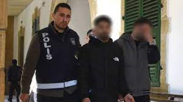 Lefkoşa’da bina açma ve sirkat suçlarından tutuklanan U.B, A.O ve N.K.(E-16) mahkemeye çıkarıldı.