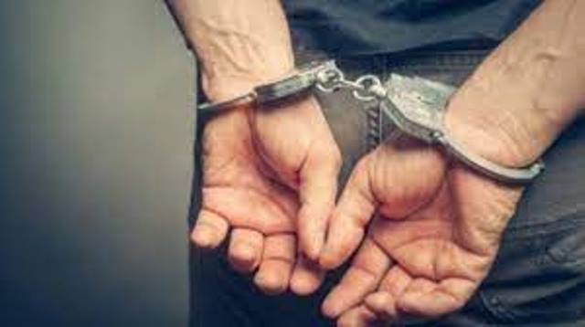 Girne’de polis olmadığı halde polisim eşim hasta diyerek yalan beyanla para temin ederek dolandırıcılık yapan bir kişi tutuklandı