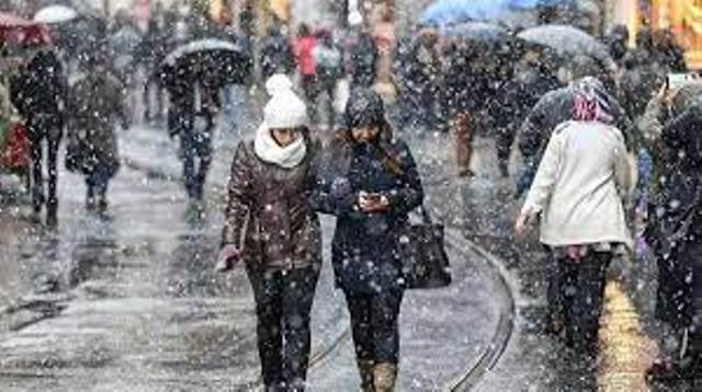 AKOM ve Meteoroloji’den peş peşe uyarılar! Hem sağanak hem de kar, saat verildi İstanbul da listede