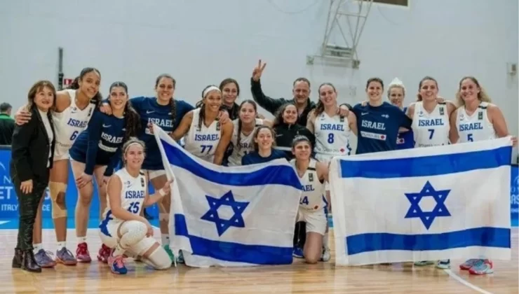 İrlanda Milli Kadın Basketbol Takımı İsrail’i el sıkışma seremonisinde reddetti