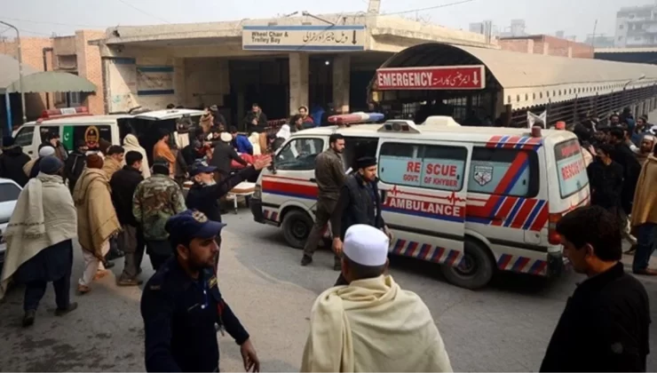 Pakistan’da milletvekili adayının ofisine Bombalı Saldırı: 12 ölü, 30 yaralı
