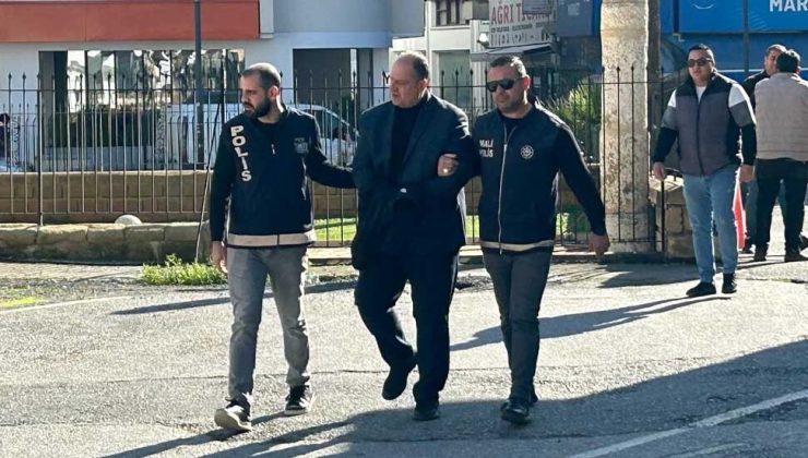 Çelebi Ilık, sahte diploma ve yolsuzluk soruşturması nedeniyle, Şirketler Mukayyitliği görevinden istifa etti