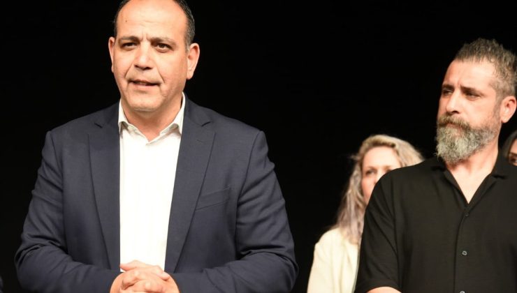 Harmancı: “Ülkede tiyatro oynanıyor’ diyenler, bilakis tiyatroya hakaret ediyor”