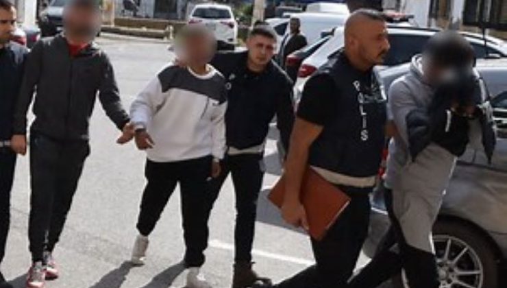 Lefkoşa’da meydana gelen şiddet kullanma tehdidi, sarhoşluk, rahatsızlık, uygunsuz tavır ve hareket suçlarından tutuklanan M.H,  A.H ve V.D teminat talebiyle mahkemeye çıkarıldı.