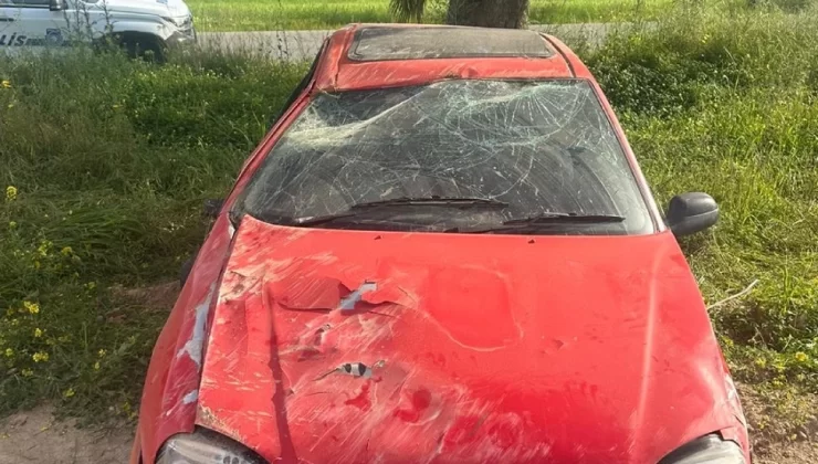 Bafra – Çayırova anayolunda alkollü içki tesiri altında araç kullanan Serhat Cumhur Aydın, direksiyon hakimiyetini kaybedince aracı takla attı
