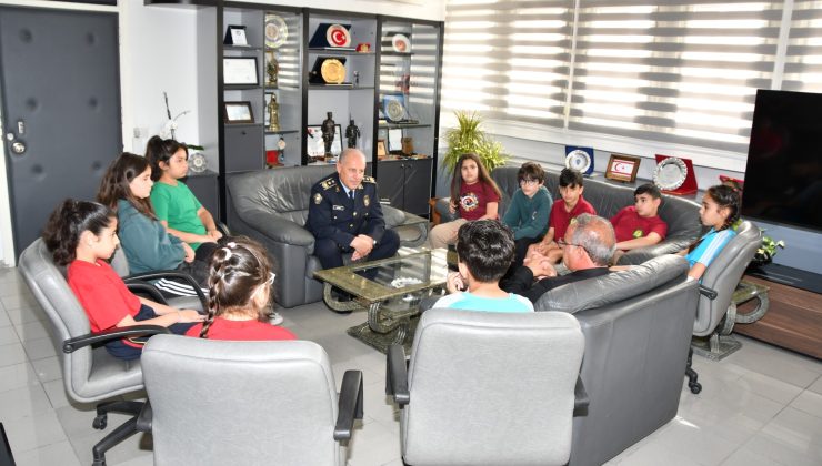Polis Genel Müdürü Kasım Kuni’ye öğrencilerden ziyaret