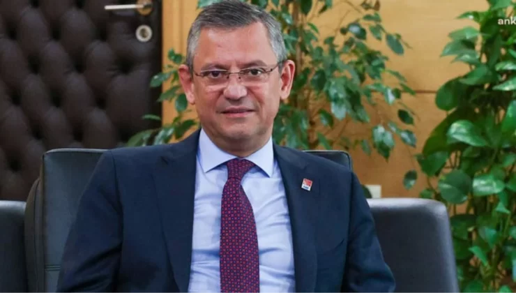 Ameliyattan çıkan Özgür Özel’in yeni imajı