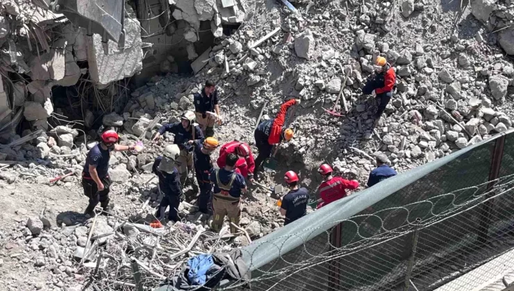 Ankara’da istinat duvarı çöktü: 1 işçiden acı haber