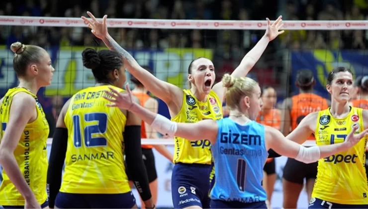 Eczacıbaşı’nı 3-0 mağlup eden Fenerbahçe Opet, Sultanlar Ligi’nde ikinci kez şampiyon