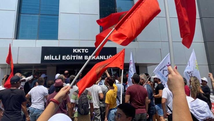 KTÖS ve KTOEÖS sınav münhal ve atamaların yapılmaması nedeniyle Kamu Hizmeti önünde oturma eylemi yapacak