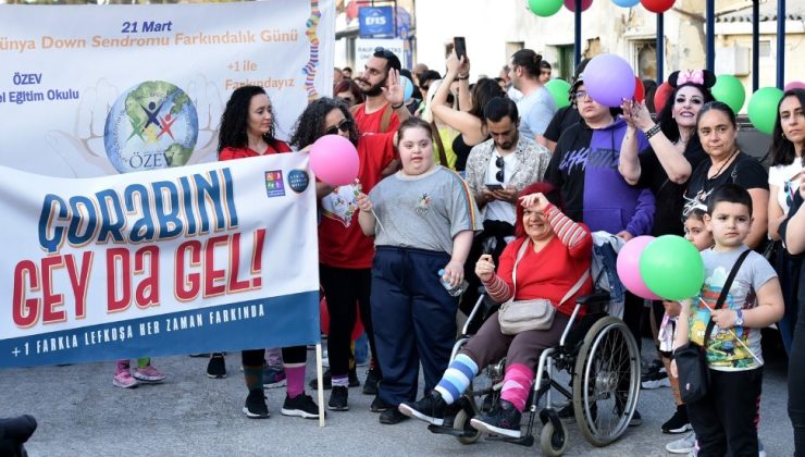 “Çorabını Gey da Gel Down Sendromu Farkındalık Yürüyüşü”  dün akşam yapıldı.